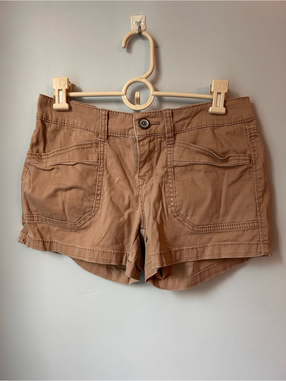 Y2K Unionbay Low Rise Utility Khaki Shorts Size 7 Tan Cotton Blend Stretch